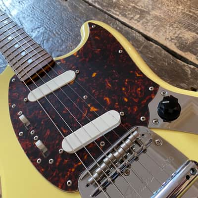 Fender Mustang 1969 Reissue Vintage White/Yellow CIJ Japan 2002 w/ Hardcase image 14