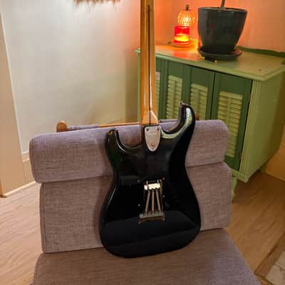 1983 Squier MIJ Standard Stratocaster with Rosewood Fretboard 1984 - 1988 - Black image 9