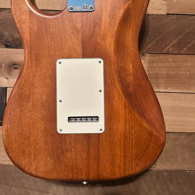 Fender FSR American Hand-Stained Stratocaster Honey Burst image 4