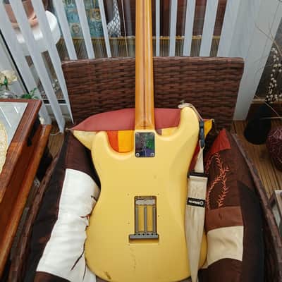Fender Yngwie Malmsteen Artist Series Signature Stratocaster with Maple Fretboard 2007 - Present - Vintage White image 2