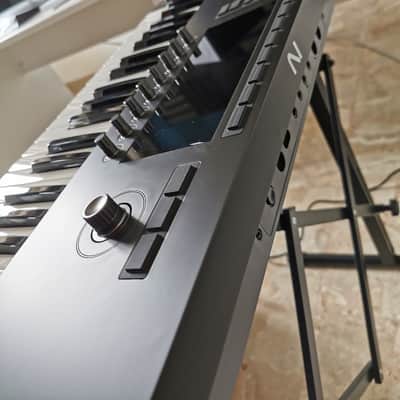 Immagine Native Instruments Kontrol S49 MK3 + Komplete 15 Ultimate Box - 4