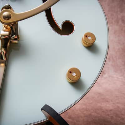 GRETSCH MIJ Falcon G6136T Limited Edition "Creme de Marine Blue + Ebony" (2014) image 8