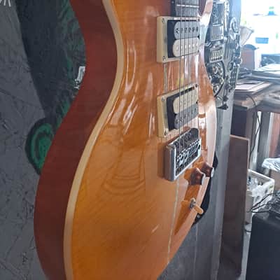Juicy guitars Santana tribute 2024 - Amber image 8