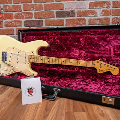 Fender Stratocaster Olympic White 1980 w/Hard Shell Case image 2