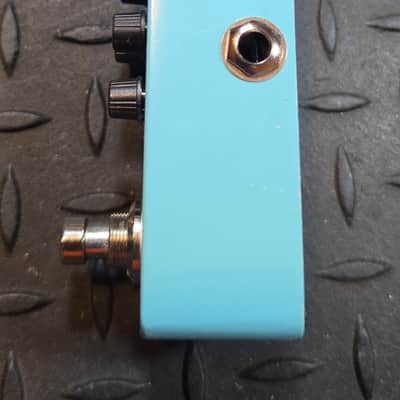 Mooer E7 Synth 2020 - Blue Synthesizer image 3