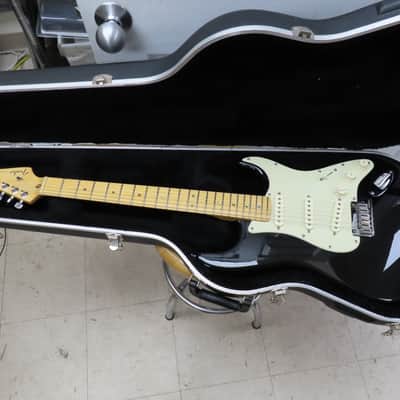 2007 Fender American Deluxe Strat®, "Soft" V Neck, Maple Fingerboard, SCN, Black 2007 - Black image 1