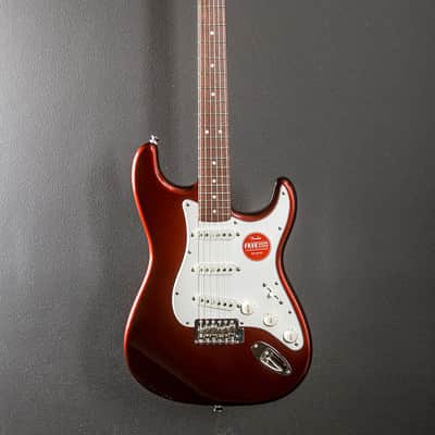 Squier Classic Vibe 60’s Stratocaster - Candy Apple Red image 3