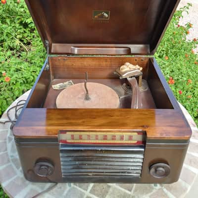 Vintage RCA Victor Victrola Model 65U Tube Radio & Phonograph Combo image 1
