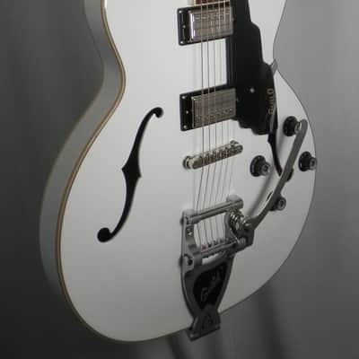 Guild Starfire I SC Single Cut Semi Hollow w/ Tremolo Snowcrest White Bild 3