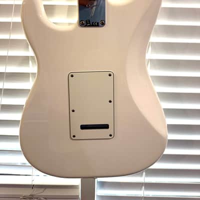 Fender Player Stratocaster 2021 - Polar White image 3