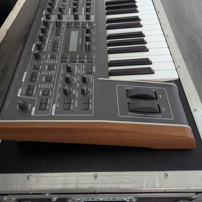 Access Virus TI2 61-Key Digital Synthesizer 2009 - 2023 - Black