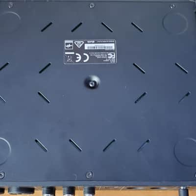 IK Multimedia AXE I/O USB Audio Interface 2019 - Present - Black image 4