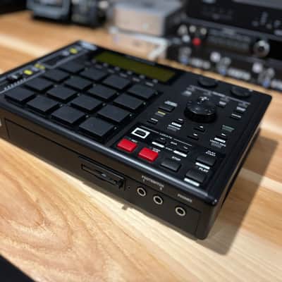 Akai MPC1000 - Excellent Condition - Blackout Upgrades