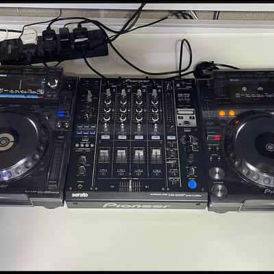 Pioneer CDJ-2000 Nexus X 2 & DJM-900 SRT Serato DJ Mixer - Excelent Set 3 items image 1
