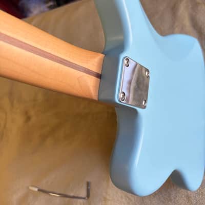 Fender MIJ Junior Collection Jazzmaster 2021 - Present - Satin Daphne Blue image 8