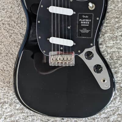 Mint Fender Player II Mustang Electric guitar, Rosewood Fingerboard, Black - MIM image 3