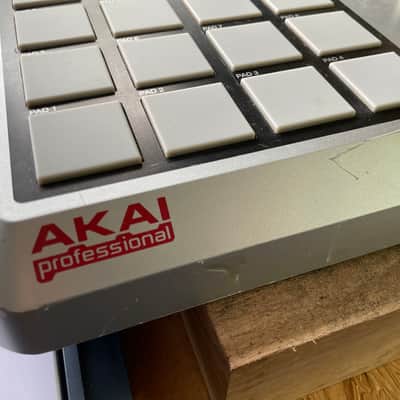 Akai MPD24 MIDI Controller  2010s - Silver image 6