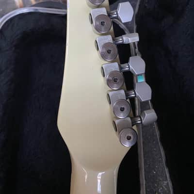 Carvin T-style custom shop 90's ? - White with Tortoise Binding image 8