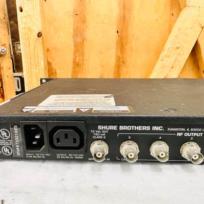 Shure UA840A-UA UHF Antenna Distribution System - 782-806 MHz - Working image 6