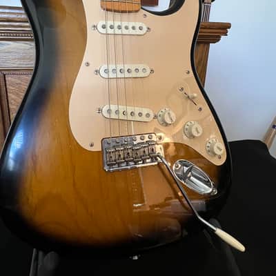 Fender Eric Johnson Stratocaster with Maple Fretboard 2005 - Present - 2-Color Sunburst image 2