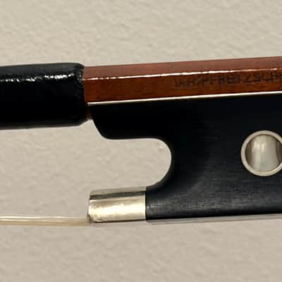 H.R. PFRETZSCHNER A very fine old German violin bow by H.R. Pfretzschner 61 grams 4/4 image 1