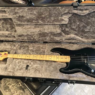 One of a kind - Fender Mod Shop Precision Bass Left-Handed with locking hard case 2017 Satin Black image 3