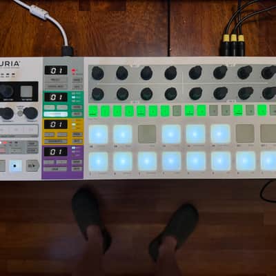 Arturia BeatStep Pro MIDI Controller 2017 - Present - White