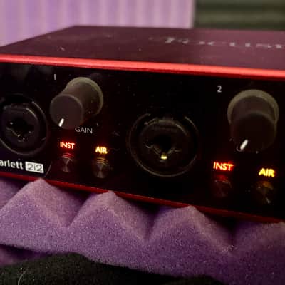 Focusrite Scarlett 2i2 3rd Gen USB Audio Interface 2019 - Present - Red / Black image 2
