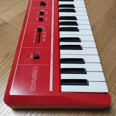 Casio Casiotone MT-11 Keyboard 1980s - Red image 3