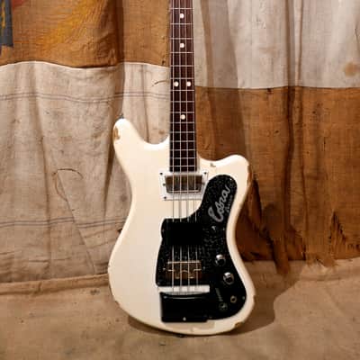 Wandre Cobra Basso  1960's White image 1