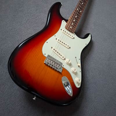 Fender American Professional Stratocaster 2017 image 9