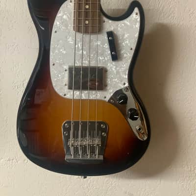 Fender Pawn Shop Mustang Bass 2013 - 2014 - 3-Color Sunburst image 2