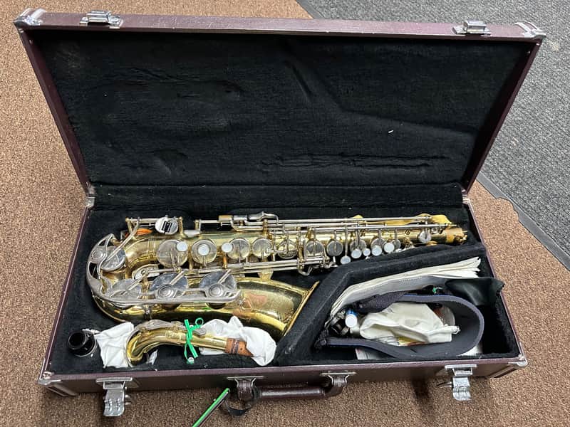 Yamaha YAS-23 Alto Saxophone with Hard shell case - USED | Reverb