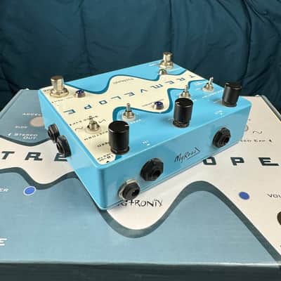 *Rare* Early Serial No Pigtronix Tremvelope 2010s - Blue Graphic image 6