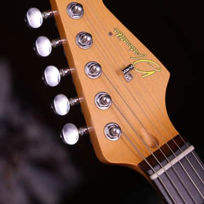 Dhatarattha HSS Strat-Style – Cream Nitro Relic image 7