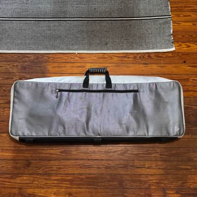 GigSkinz GSK5 61-Key Keyboard Gig Bag w/ Shoulder Strap 42”x12.5”x5” image 9