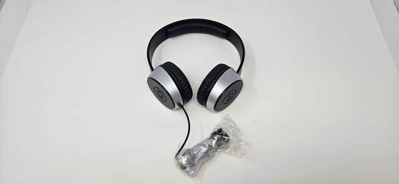 B-Stock - Samson SR450 SR Series On-ear Closed-back Headphones - WITH WARRANTY image 1