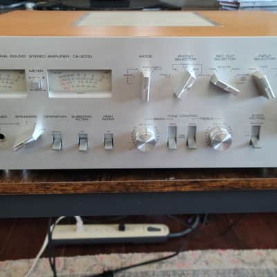 Yamaha CA-2000 Natural Sound Stereo Amplifier image 1