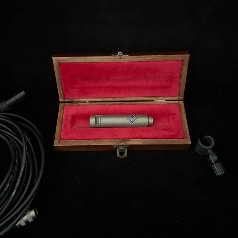 NEUMANN KM84i ビンテージコンデンサーマイク ケース付き Neumann KM 84 Small Diaphragm Cardioid Condenser Microphone