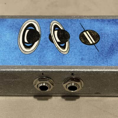 Saturnworks 2:4 Active Stereo Buffered Splitter / Buffer Pedal 2025 - Silver image 3