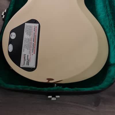 Washburn Idol WI64V 2007 - Worn image 4