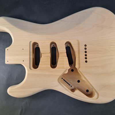 Unfinished Alder SSS Hardtail guitar body - fits Fender Strat Stratocaster necks J2508 image 4