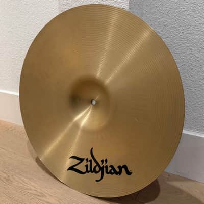 Zildjian 18" A Series Rock Crash Cymbal - Traditional image 2