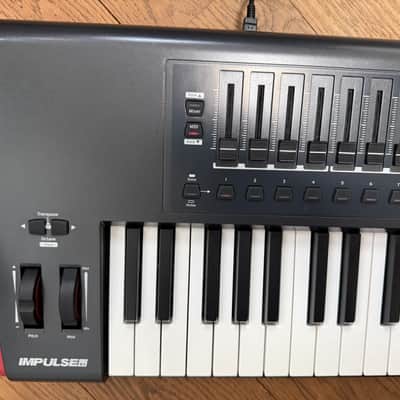 Novation Impulse 61 MIDI Keyboard Controller 2011 - Present - Gray image 2