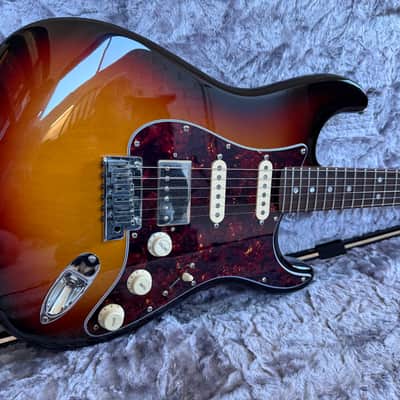 Immagine Fender American Ultra Stratocaster HSS with Lollar Pickups - 3