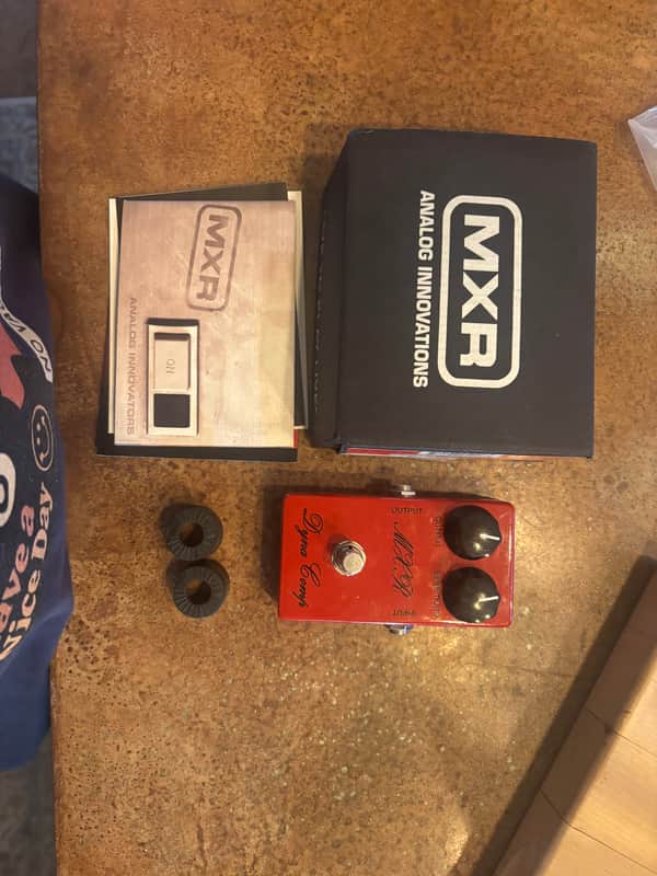 MXR CSP028 '76 Vintage Script Dyna Comp 2010s - Red image 1