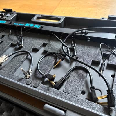 Boss BCB-60 Powered Pedalboard / Carrying Case – Routing Panel, Foam & Cables image 4