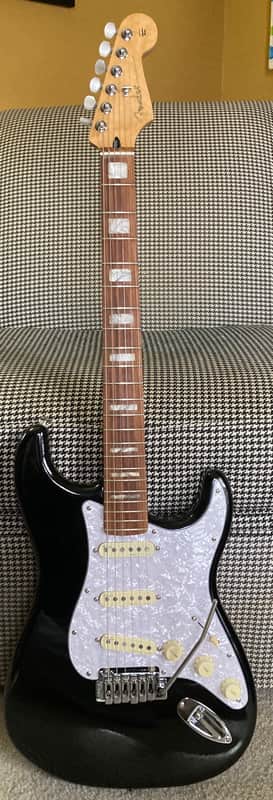 Fender Stratocaster 2023 - Black