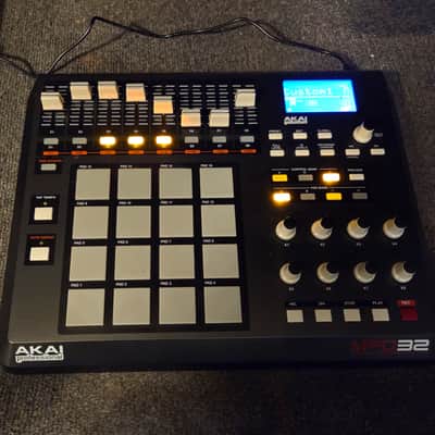 Akai MPD32 2010s - Black image 7