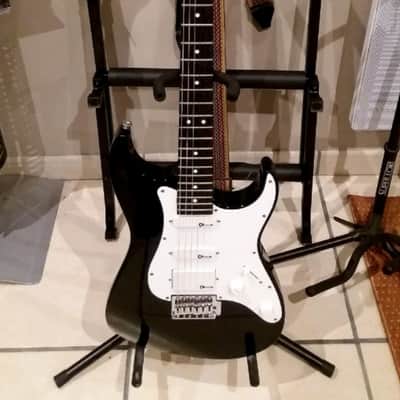 CHARVEL CX290 electric guitars